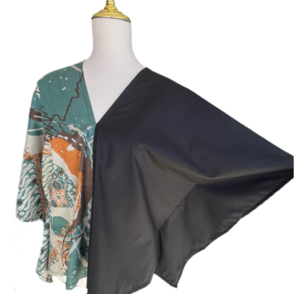 0133B / Petite Style Top, Batik Pattern Cropped Kaftan - Picture 2 of 8